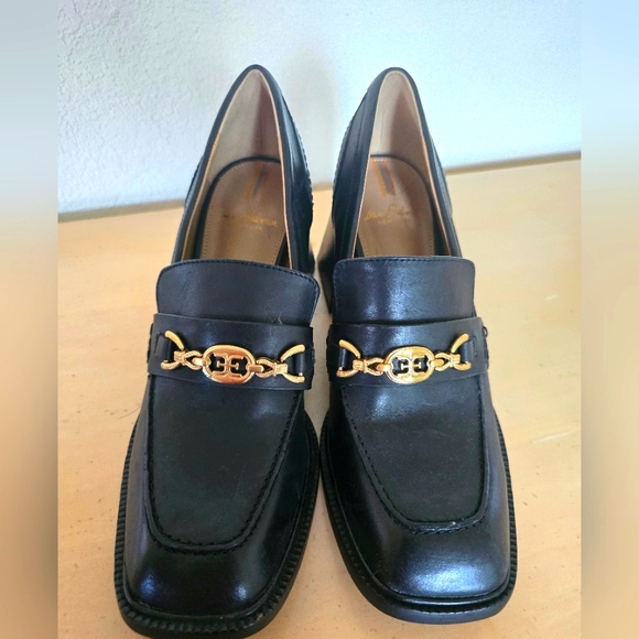 Sam Edelman Elegant Black Loafers with Gold Accent. Only Worn Once - Picture 1 of 5